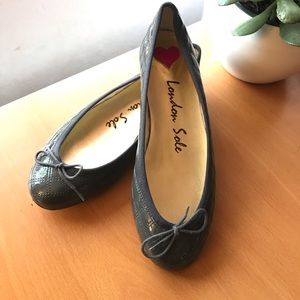 London French Sole RARE gray quilted leather flats